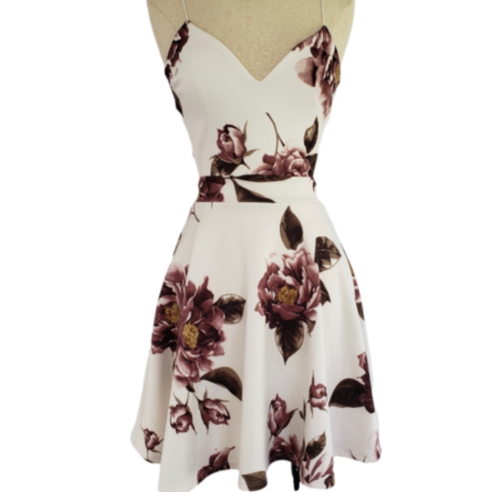 OLIVE TREE  floral lace back dress size medium